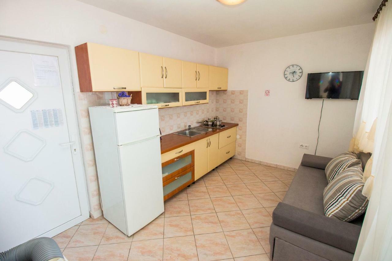 Apartments Pivac - לוקבה מראה חיצוני תמונה